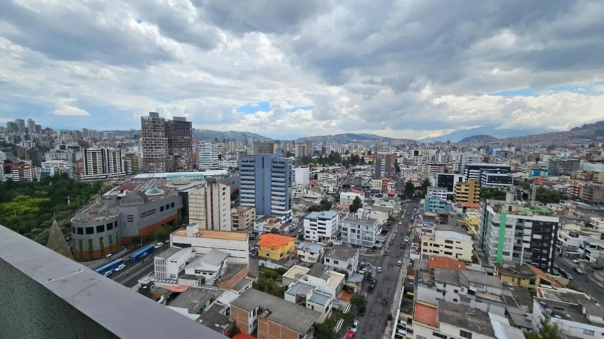 Suite De Lujo Tipo Estudio- Piso9 - La Carolina كويتو شقة